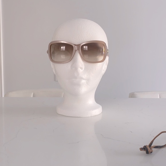 Authentic Loewe sun glasses - Picture 12 of 12